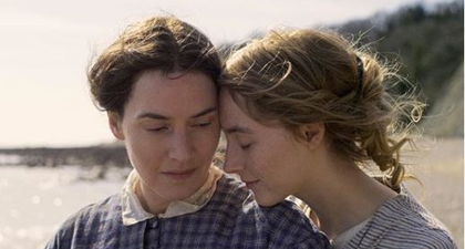 Kate Winslet & Saoirse Ronan Tampil Mesra di Film Ammonite
