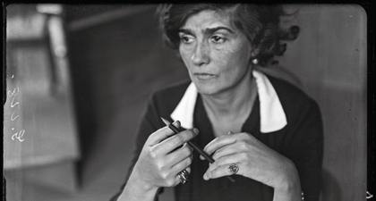 Melihat Pameran Gabrielle Chanel Manifeste de Mode di Paris