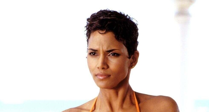 Halle Berry Pamer Bentuk Tubuh Ikonis Khas ‘Bond Girl’-nya