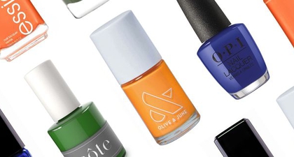 12 Warna Cat Kuku Terbaik untuk Pemilik Kulit Gelap