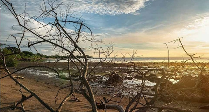 Menuju Destinasi Paling Angker di Pulau Jawa!