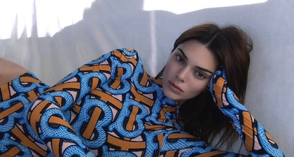 Lihat Tampilan "Mentah" Kendall Jenner di Dalam Iklan Ini