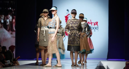 Jalinan Lungsi Pakan oleh Cita Tenun Indonesia