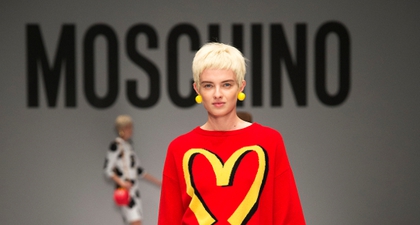 Panggung Penuh Kontroversi Moschino FW 2014