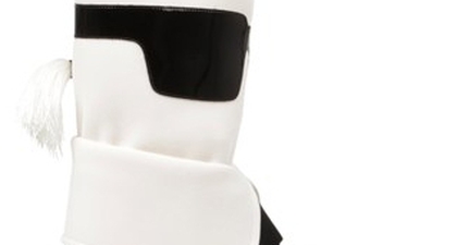 Kaos Kaki Rancangan Karl Lagerfeld untuk Selfridges