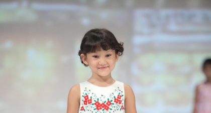 Bubble Girl: The Essence of Innocence