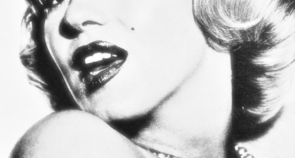 Misteri Gaun Putih Marilyn Monroe
