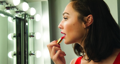 Gal Gadot Sebagai Wajah Baru Revlon