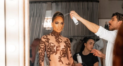 Jennifer Lopez dan Timnya Ungkap Alasan di Balik Pilihan Gaun Transparan Ikonis di Golden Globes