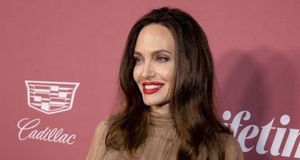 Angelina Jolie Katakan Bahwa Buku Barunya Adalah Untuk 