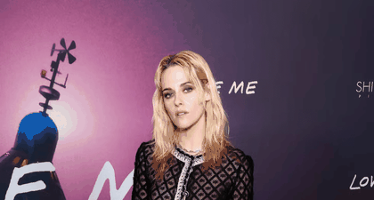 Kristen Stewart Tidak Butuh &lsquo;Method Dressing&rsquo; Dengan Set Chanel Transparan Ini