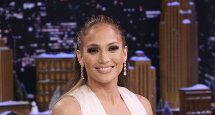 Jennifer Lopez Bercerita Mengenai Perjuangannya untuk Mencintai Dirinya Sendiri