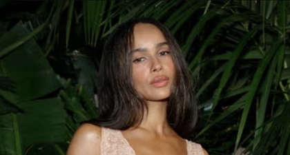 Zo&euml; Kravitz dan Harry Styles Pamer Keromantisan saat Menyusuri Kota Roma