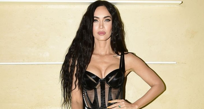 Megan Fox Tampil Bergaya Dracula dalam Balutan Busana Serba Hitam yang Seksi