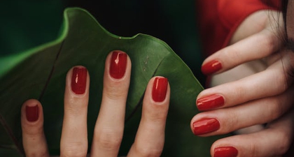 10 Cara Ampuh Mengeringkan Kutek Gel Tanpa Lampu UV dengan Hasil Tetap Tahan Lama