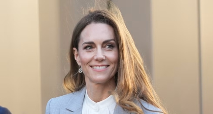 Putri Kate Padukan Setelan dengan Atasan Ruffle Romantis untuk Acara di London