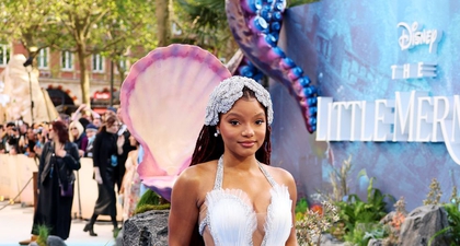 Halle Bailey Tampak Menawan Dalam Balutan Kerang Putih