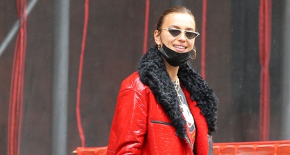 Irina Shayk Tampil Mengenakan Jaket Trench Warna Merah Ketika Berjalan-Jalan Bersama Sang Putri di Kota New York