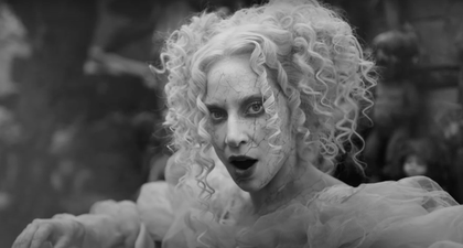 Lady Gaga dan Tim Burton Berkolaborasi untuk Video Musik The Dead Dance yang Spektakuler dan 