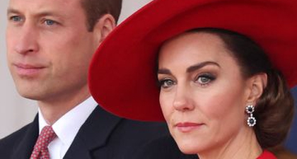 Kate Middleton Bersiap untuk Musim Perayaan Dalam Jubah dengan Pita Merah