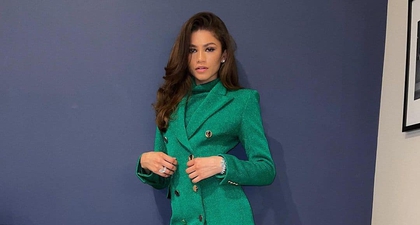 Zendaya Terlihat Memukau dalam Balutan Blazer Hijau Mini