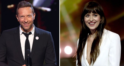 Chris Martin Membuat Cameo Tak Terduga Selama Wawancara Zoom Kekasihnya, Dakota Johnson