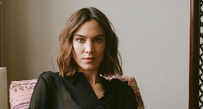 Alexa Chung Bagikan Alasan Tentang Pentingnya Mendukung Usaha Kecil Selama Masa Libur Natal Ini