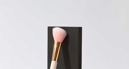 Cara Membersihkan Spons Makeup Agar Tetap Higienis dan Tahan Lama