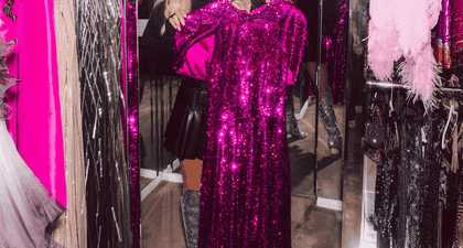 Paris Hilton Menjual Koleksi Ikonis Y2K Miliknya untuk Amal