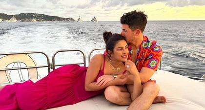 Priyanka Chopra dan Nick Jonas Terlihat Bersantai di Sebuah Kapal Pesiar