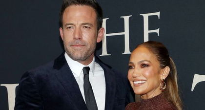 J.Lo Kenakan Two-Piece Herv&eacute; Leger Gown untuk Premier Film Ben Affleck Berjudul The Last Duel