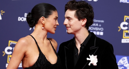 Kylie Jenner Tinggalkan Paris Fashion Week Lebih Awal untuk Mendukung Timoth&eacute;e Chalamet di Pemutaran Perdana Filmnya di New York