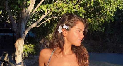 Penampilan Cantik Selena Gomez Berpose dengan Bikini Karya La&rsquo;Mariette