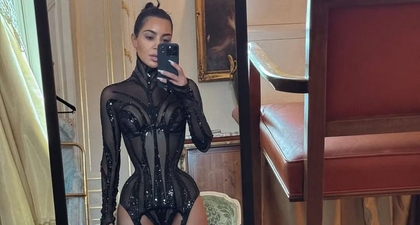 Kim Kardashian Ikut Tren dengan Kenakan Korset Transparan dari Koleksi Vintage Mugler