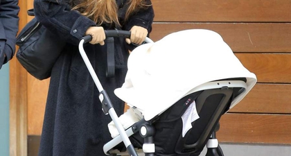 Gigi Hadid Tampil Sangat Stylish Pakai Masker Saat Hangout dengan Putrinya di New York