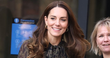 Kate Middleton Tampil Mengenakan Shirtdress saat Bertemu dengan Tenaga Kesehatan