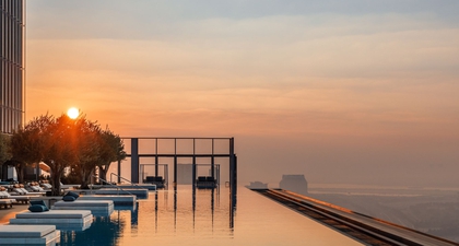 Di Balik Hotel Mewah dengan Infinity Pool Terbersar di UAE