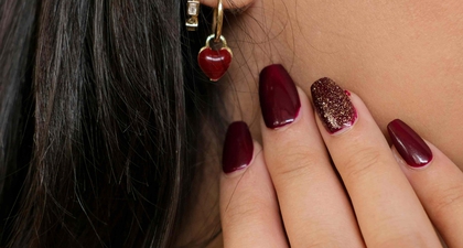 Inspirasi Nail Art Maroon and Gold yang Elegan