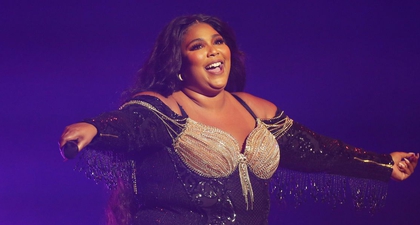 Penyanyi Lizzo Bikin Kepangan Rambut Sepanjang 13 Meter untuk Video Rumors