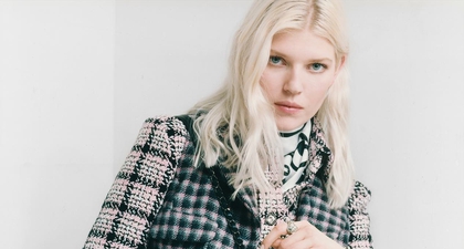 Gaya Parisian Punk Model Ola Rudnicka saat Kenakan Chanel Pre-Collection Musim Gugur/Dingin 2021/22