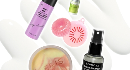 5 Rekomendasi Sabun untuk Cuci Brush Makeup Anda