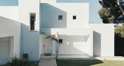 Ide Desain Interior Rumah Dua Lantai Bergaya Modern Minimalis