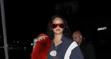 Rihanna Terus Memakai Warna Burgundy untuk Musim Gugur