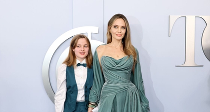 Angelina Jolie Terlihat Elegan di Tony Awards dengan Gaun Beludru