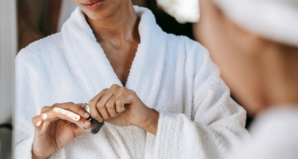 10 Lotion untuk Menghilangkan Flek Hitam di Tangan agar Kulit Tampak Cerah Merata