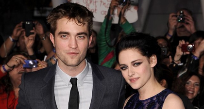 Cerita Lucu Robert Pattinson Mengaku "Terjatuh dari Ranjang" Saat Mencium Kristen Stewart Ketika Audisi Twilight