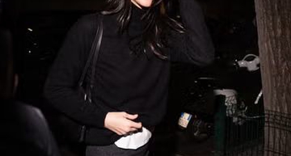 Kendall Jenner Tampilkan Gaya Minimalis yang Memukau Saat Tiba di Milan Fashion Week