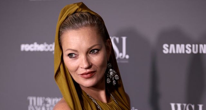 Kate Moss Tampil Memukau Dengan Naked Dress Bertudung Tipis