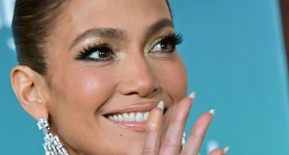Cara Membuat Manikur 'Lip Gloss' J.Lo yang lagi Viral