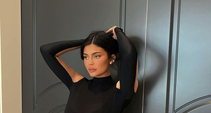 Begini Cara Kylie Jenner Membuat Penghangat Kaki Terlihat Seksi